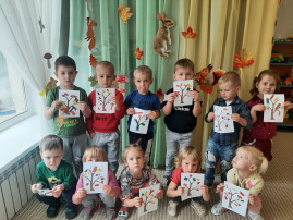 Обрывная аппликация в средней группе "Сказка" Обрывная аппликация в средней группе "Сказка".